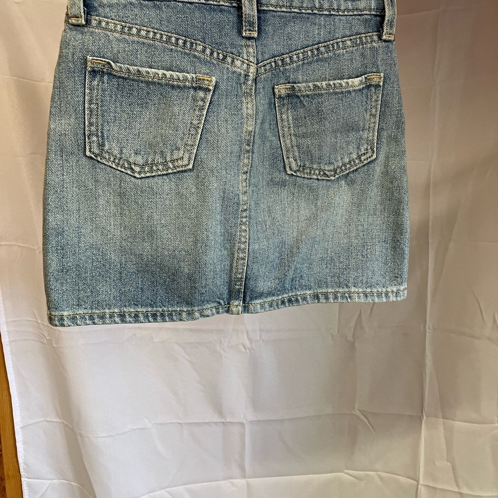 Old Navy Kids Denim Skirt - Picture 2 of 4